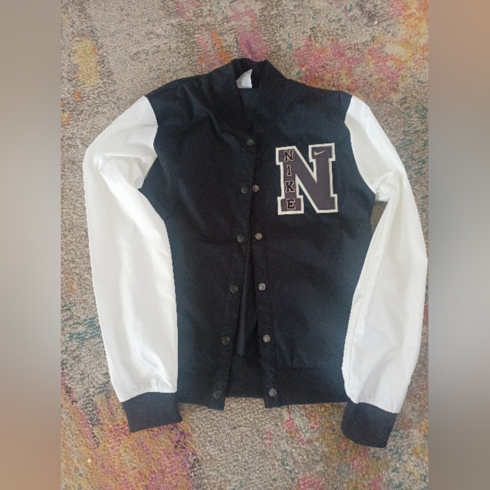Nike Women's Varsity Jacket Graphic Patch Sz Sm Black & White Athleasure Preppy